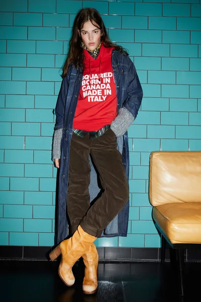Look 15